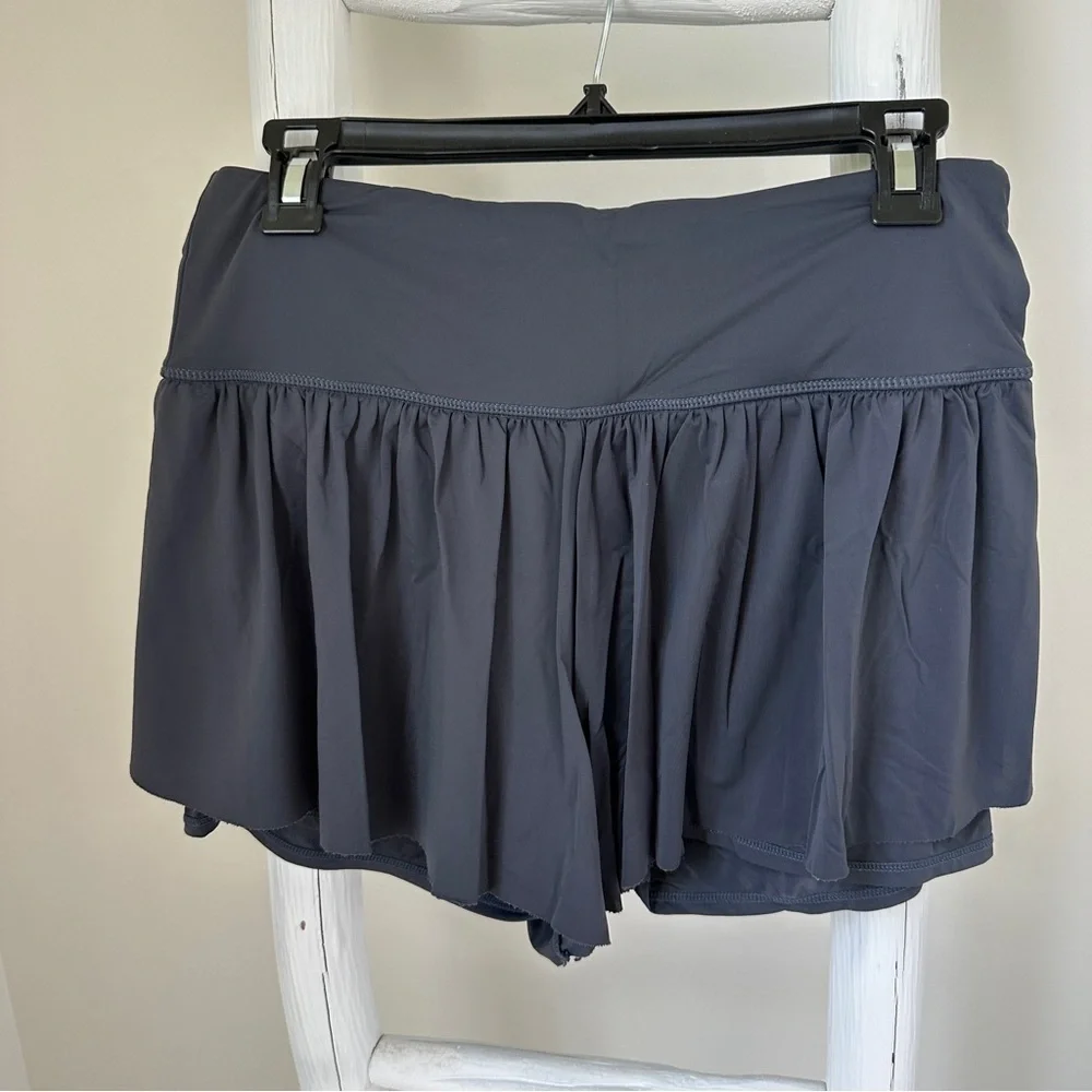 Soothfeel Grey Flowy Athleisure Shorts Size Medium